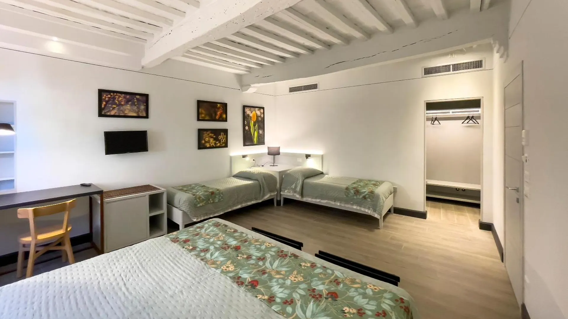 Duccio Nacci Rooms San Gimignano