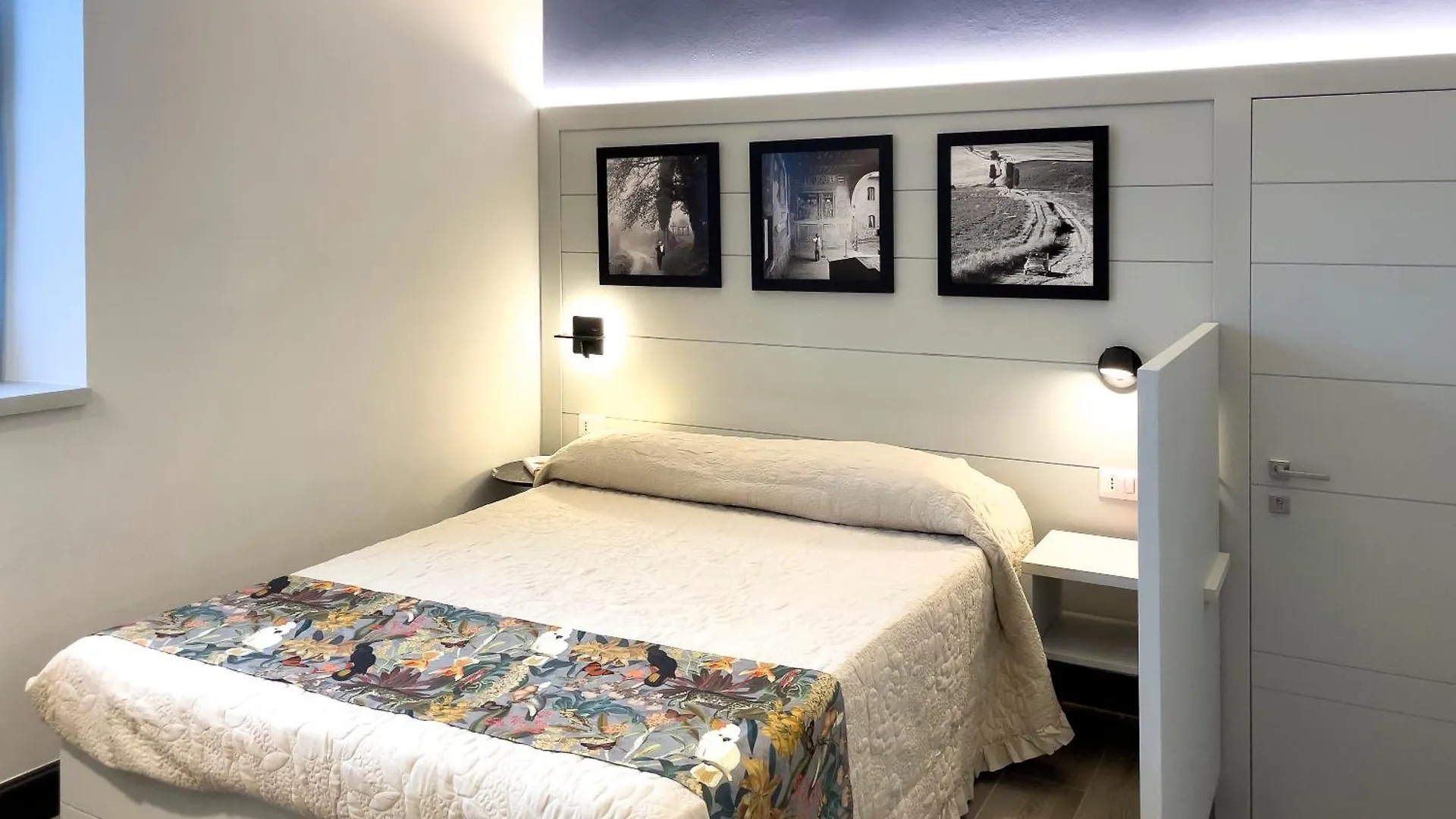 ** Guest house Duccio Nacci Rooms San Gimignano Italy