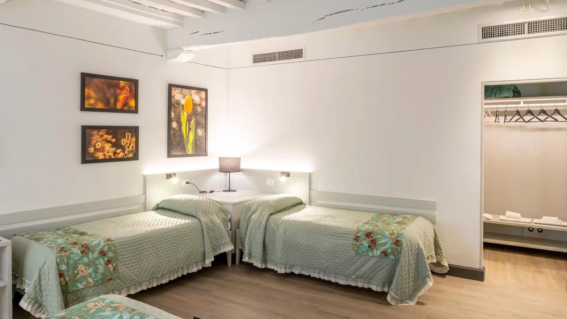 ** Guest house Duccio Nacci Rooms San Gimignano Italy