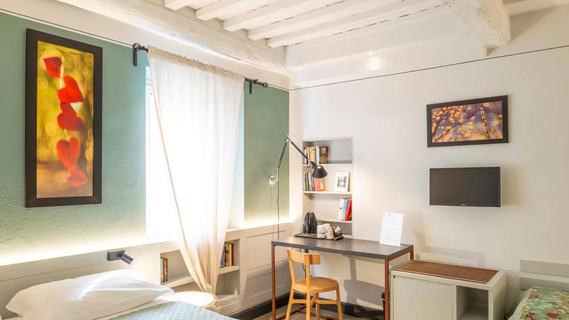 Duccio Nacci Rooms San Gimignano 2*,
