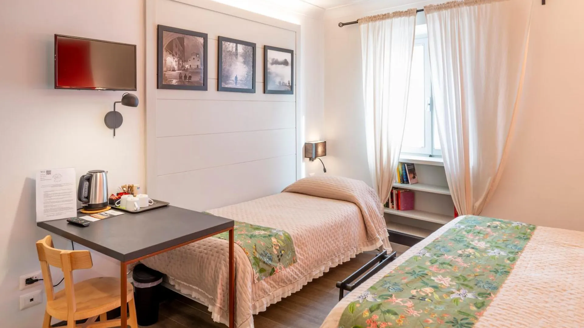 ** Guest house Duccio Nacci Rooms San Gimignano Italy